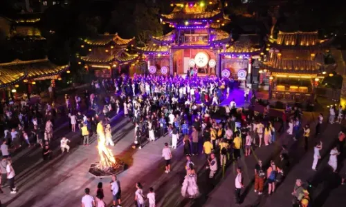 第九界世界摄影大会走进湘西芙蓉镇